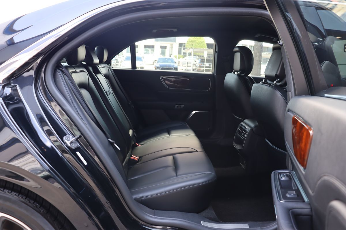 2018 Lincoln Continental Premiere photo 27