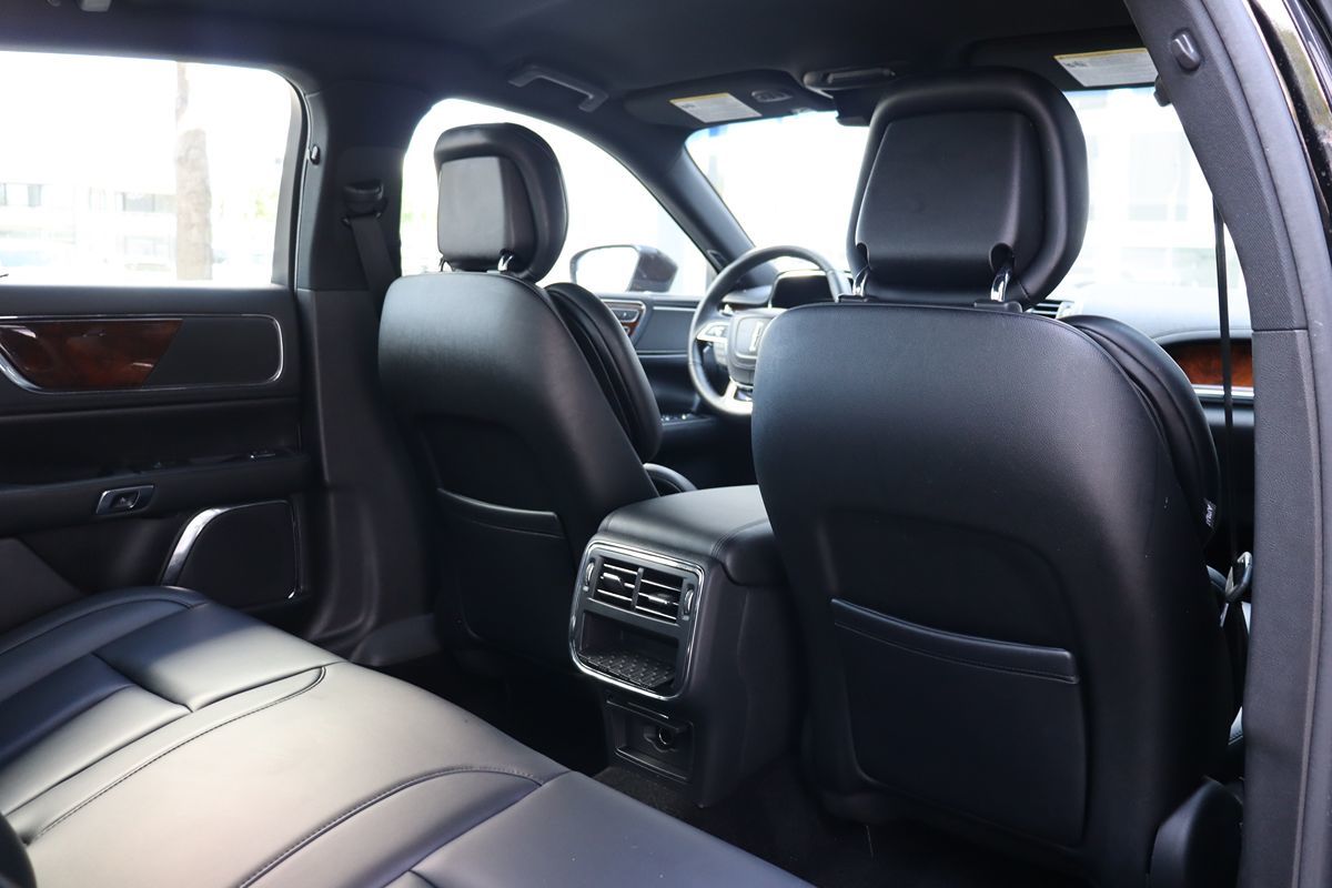 2018 Lincoln Continental Premiere photo 26