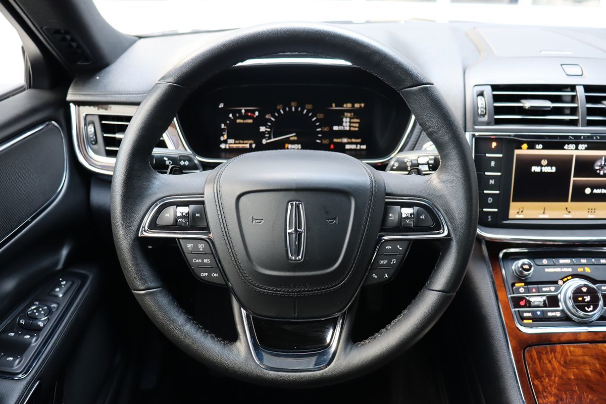 2018 Lincoln Continental Premiere photo 5