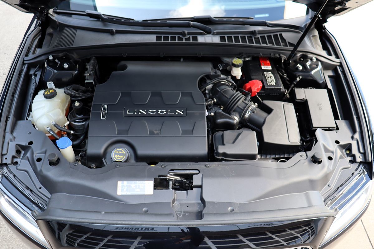 2018 Lincoln Continental Premiere photo 41