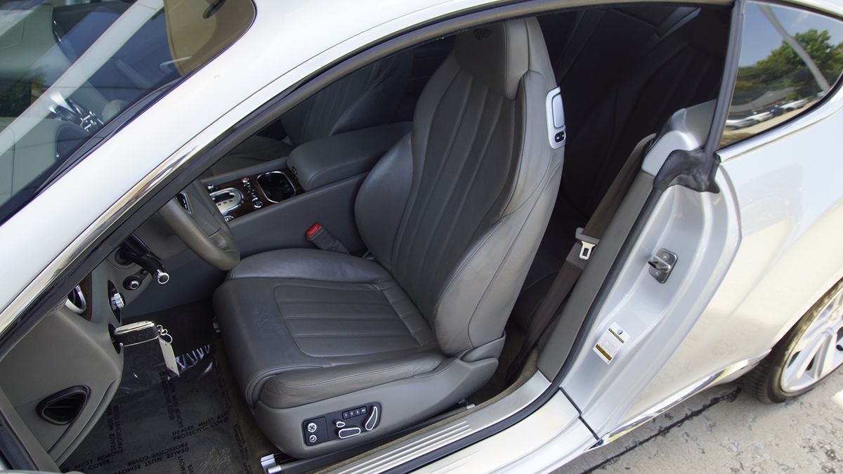 2013 Bentley Continental GT V8 photo 26