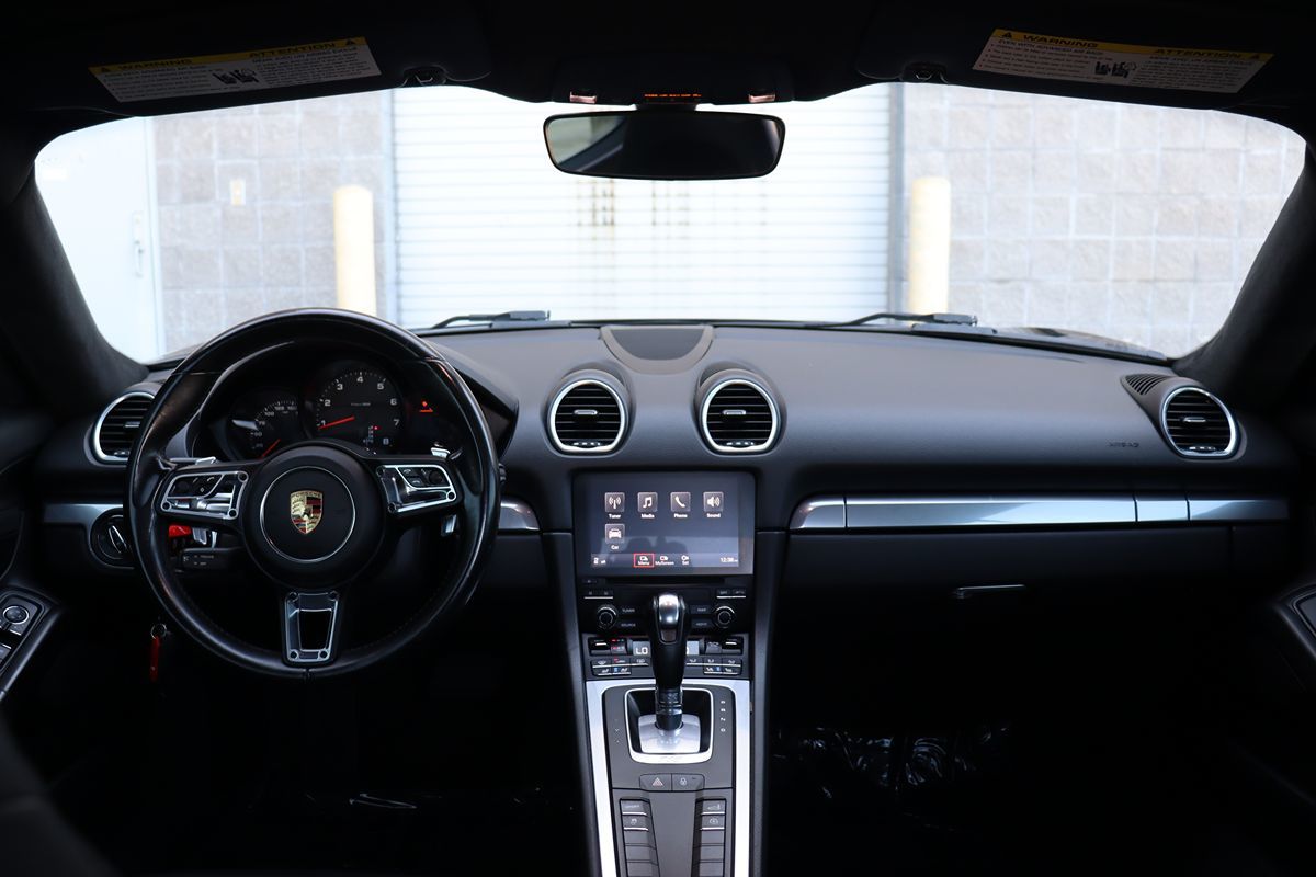 2018 Porsche Cayman photo 14
