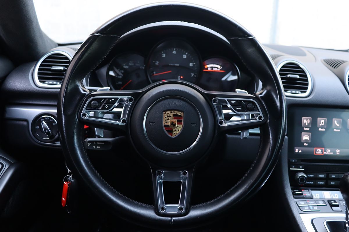 2018 Porsche Cayman photo 17