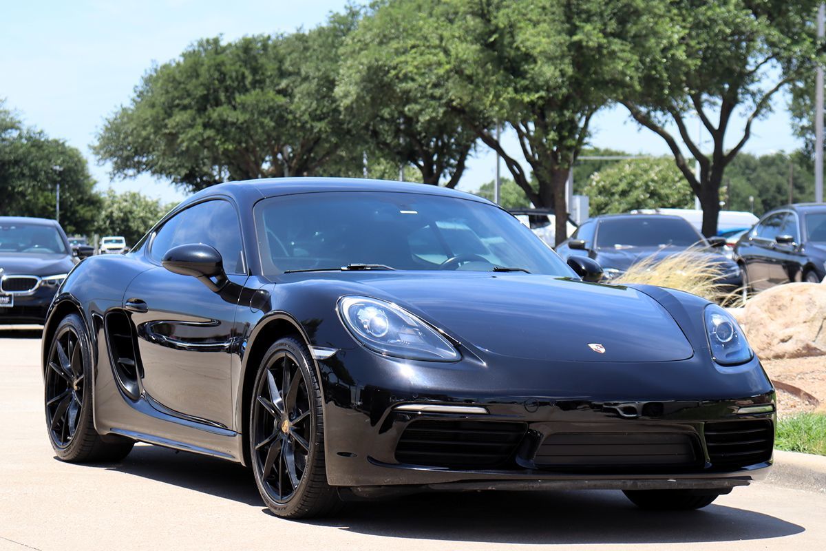 2018 Porsche Cayman photo 2