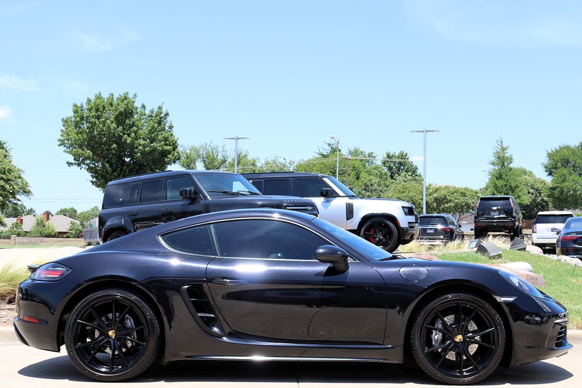 2018 Porsche Cayman photo 7