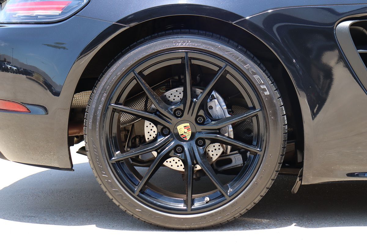 2018 Porsche Cayman photo 38