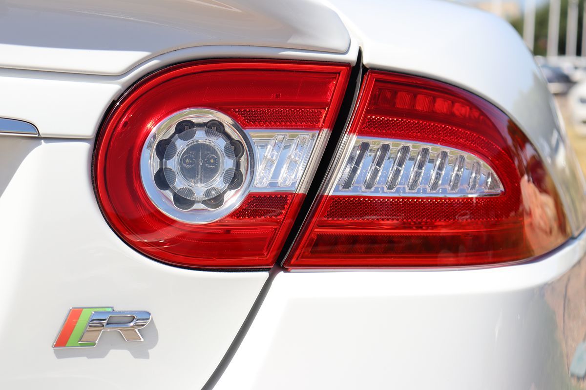 2014 Jaguar XK XKR photo 13