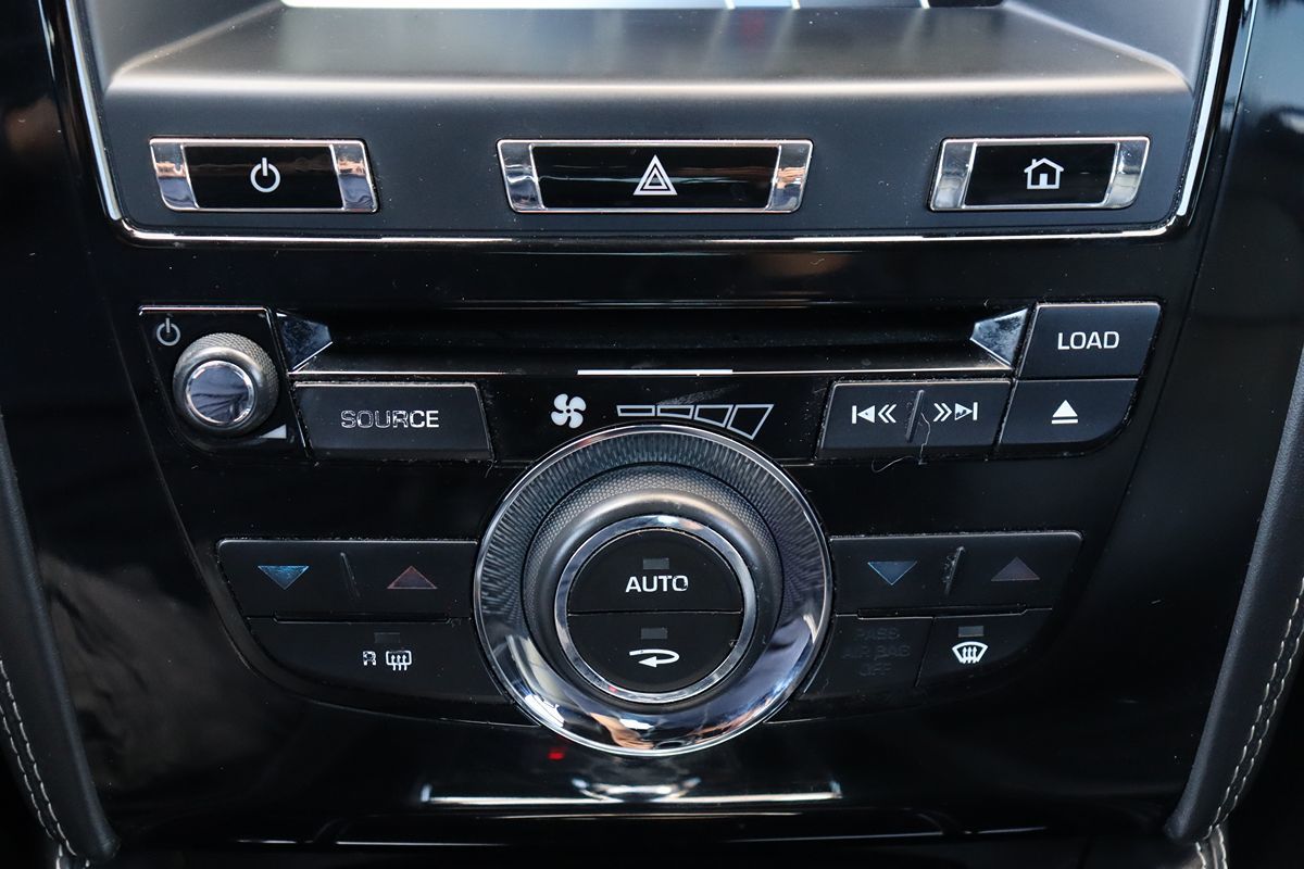 2014 Jaguar XK XKR photo 24