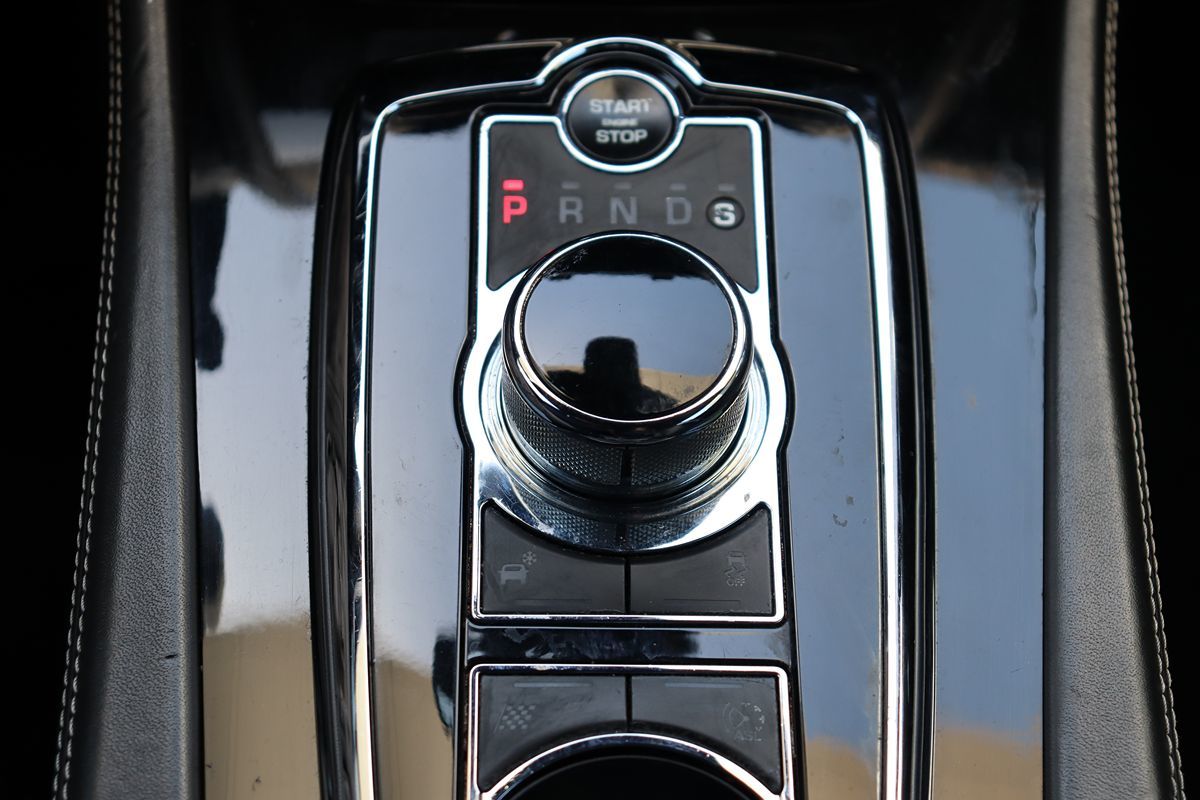 2014 Jaguar XK XKR photo 25