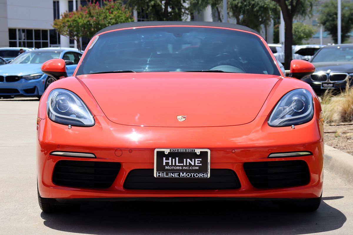2017 Porsche Boxster S photo 3