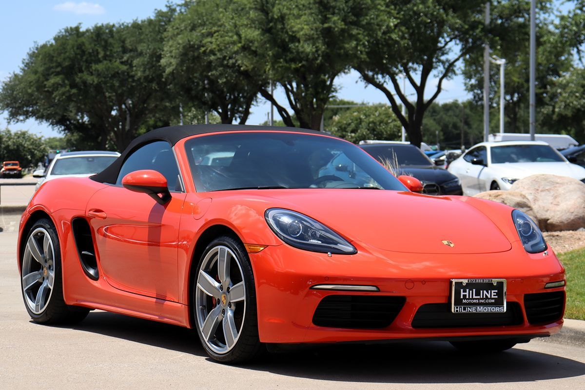 2017 Porsche Boxster S photo 2
