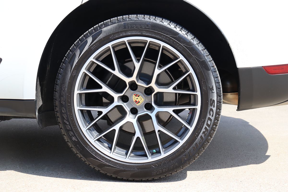 2018 Porsche Macan photo 49
