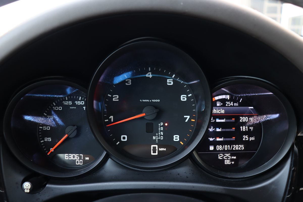2018 Porsche Macan photo 19
