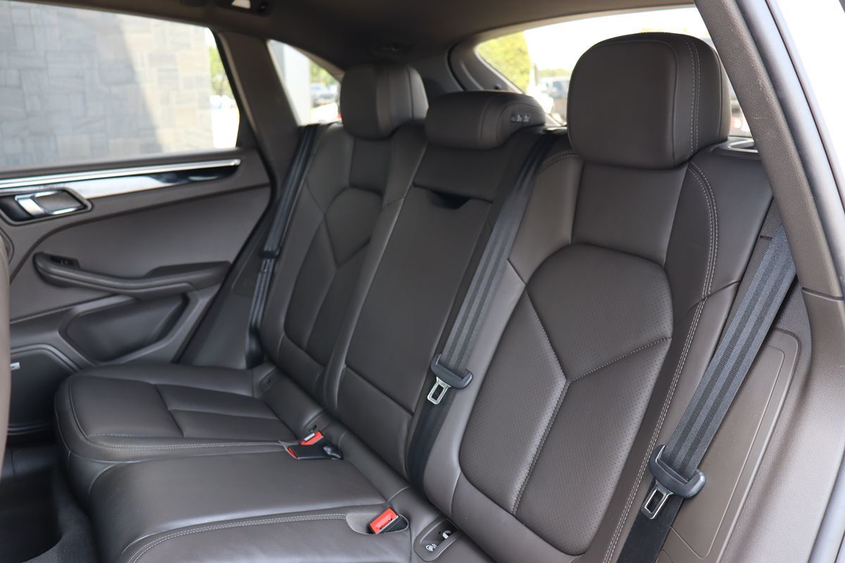 2018 Porsche Macan photo 42