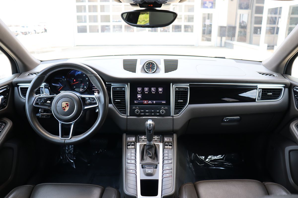 2018 Porsche Macan photo 13
