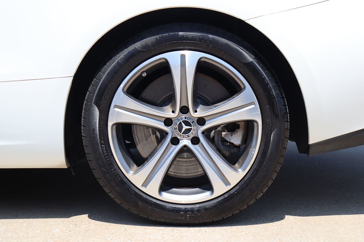 2018 Mercedes Benz E 400 Coupe photo 35
