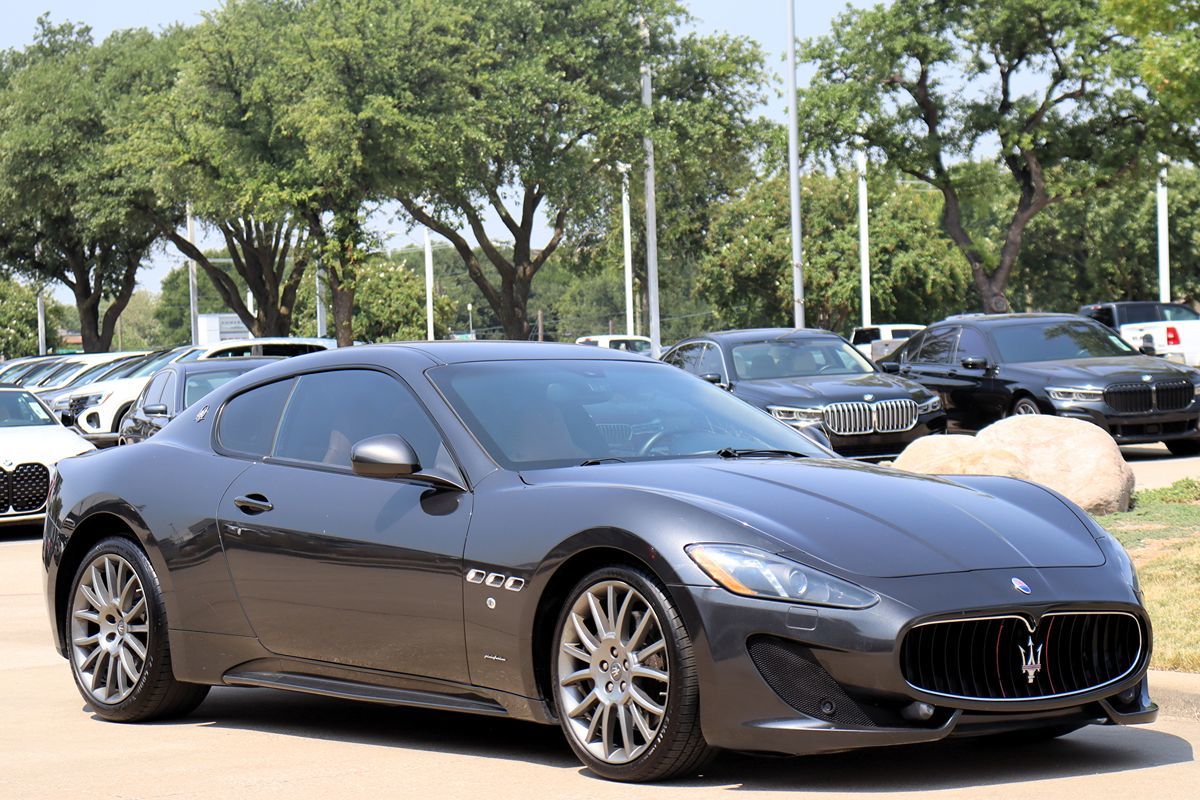 2014 Maserati Granturismo Sport photo 2