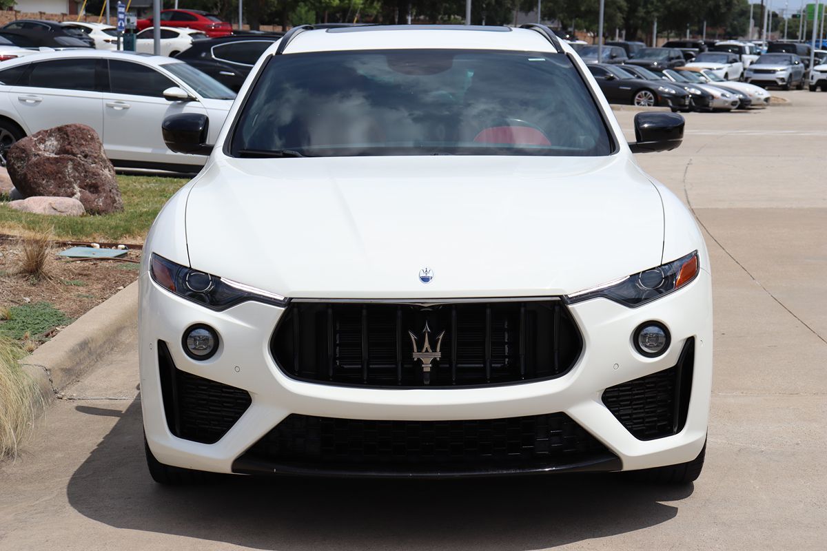 2022 Maserati Levante GT photo 3