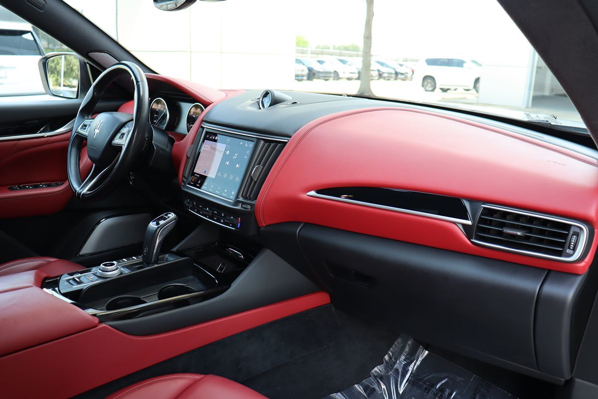 2022 Maserati Levante GT photo 14