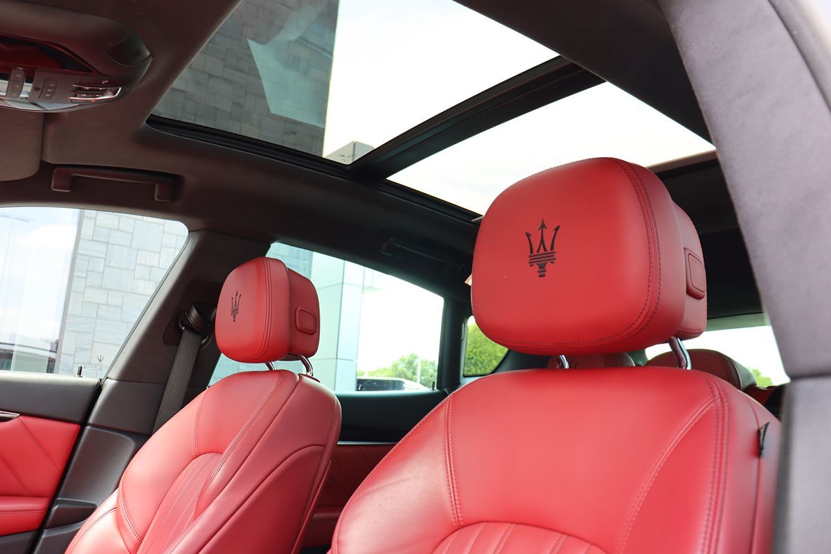 2022 Maserati Levante GT photo 11