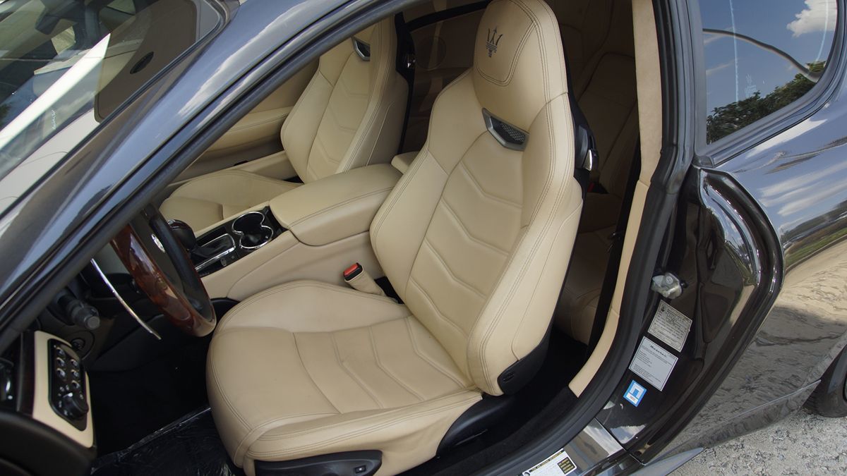 2015 Maserati Granturismo Sport photo 25