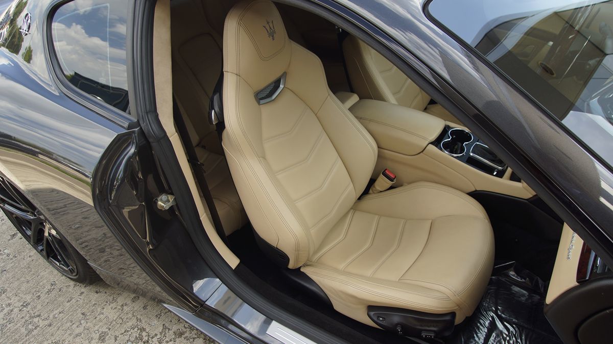 2015 Maserati Granturismo Sport photo 24