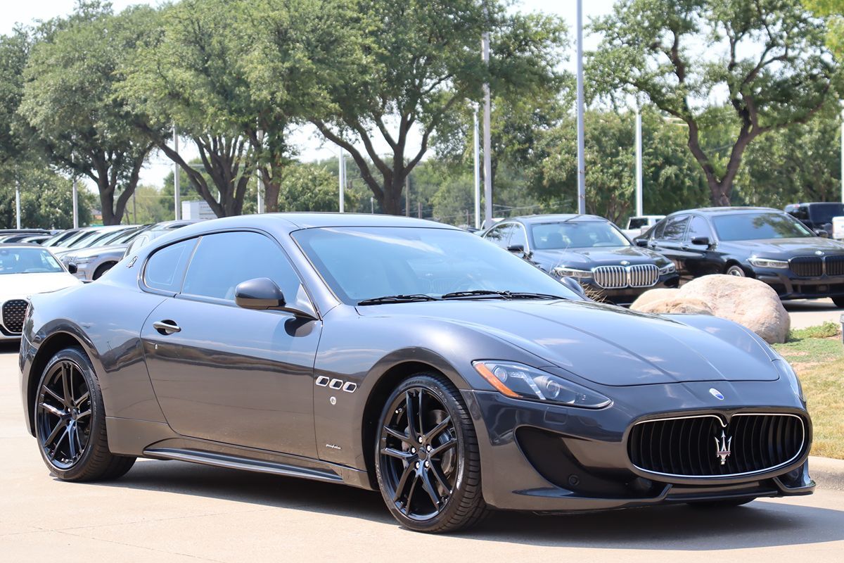2015 Maserati Granturismo Sport photo 2