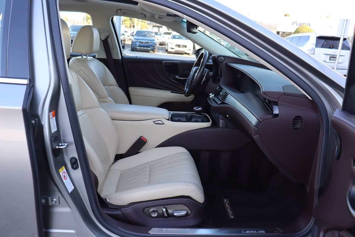2018 Lexus LS Base - Photo 39