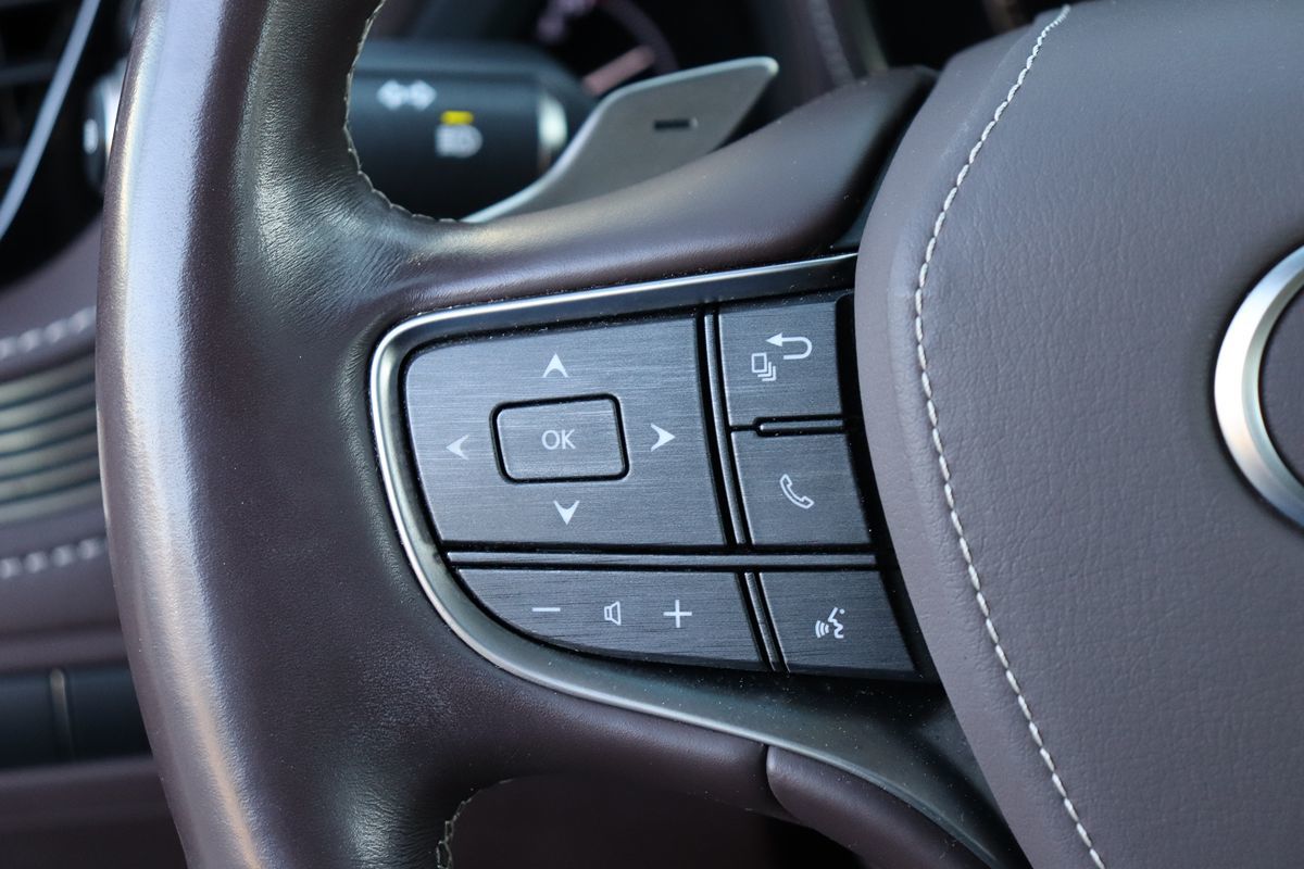 2018 Lexus LS Base - Photo 16