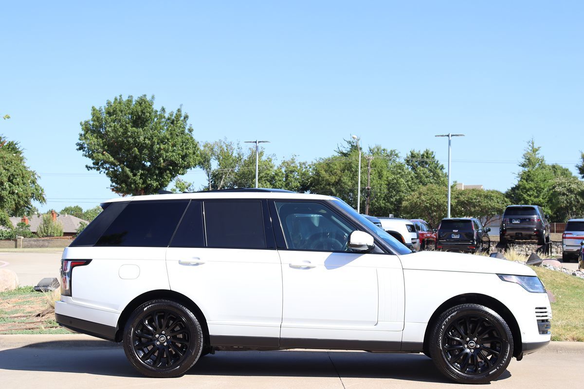 2018 Land Rover Range Rover HSE photo 2
