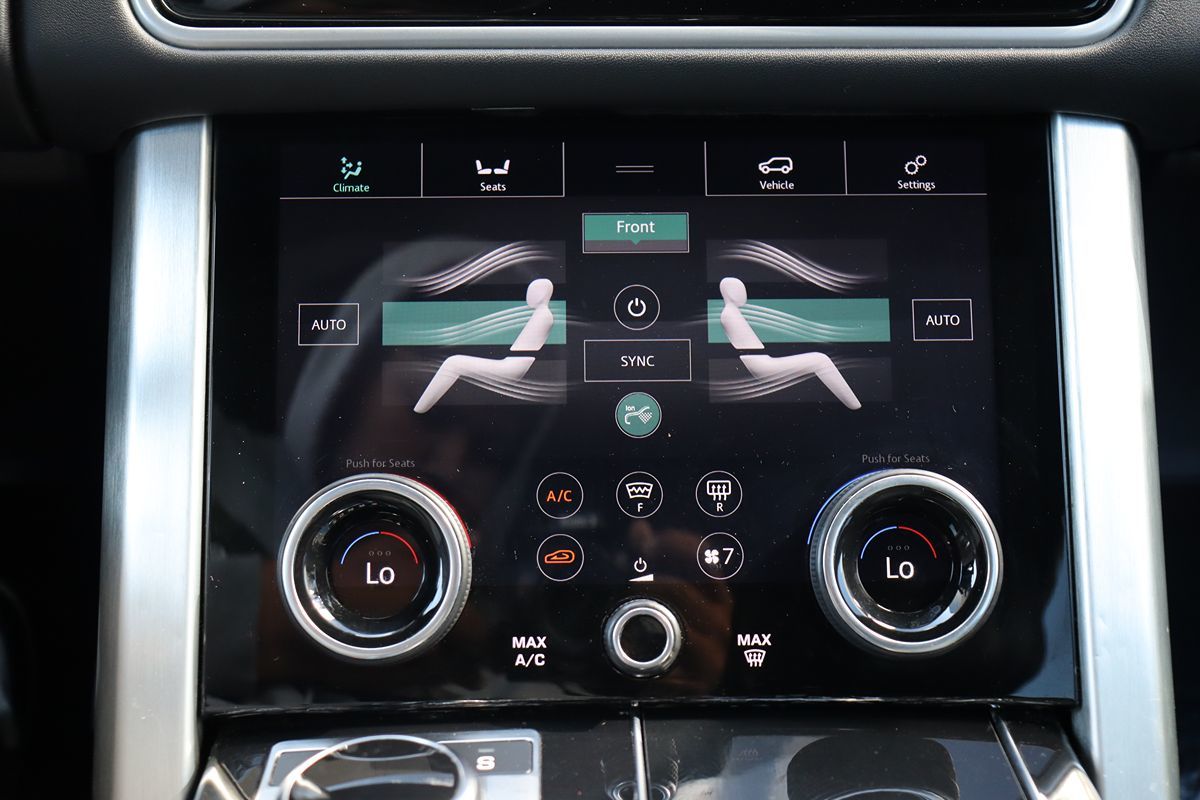 2018 Land Rover Range Rover HSE photo 22