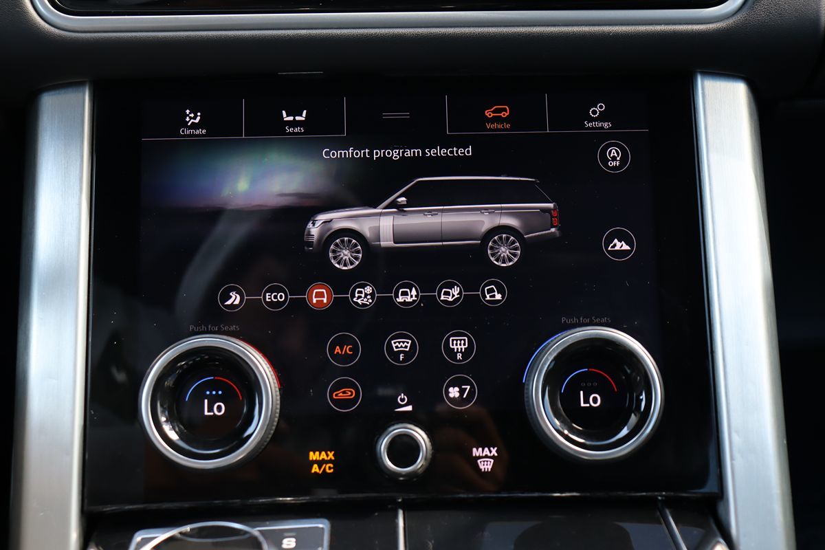 2018 Land Rover Range Rover HSE photo 19