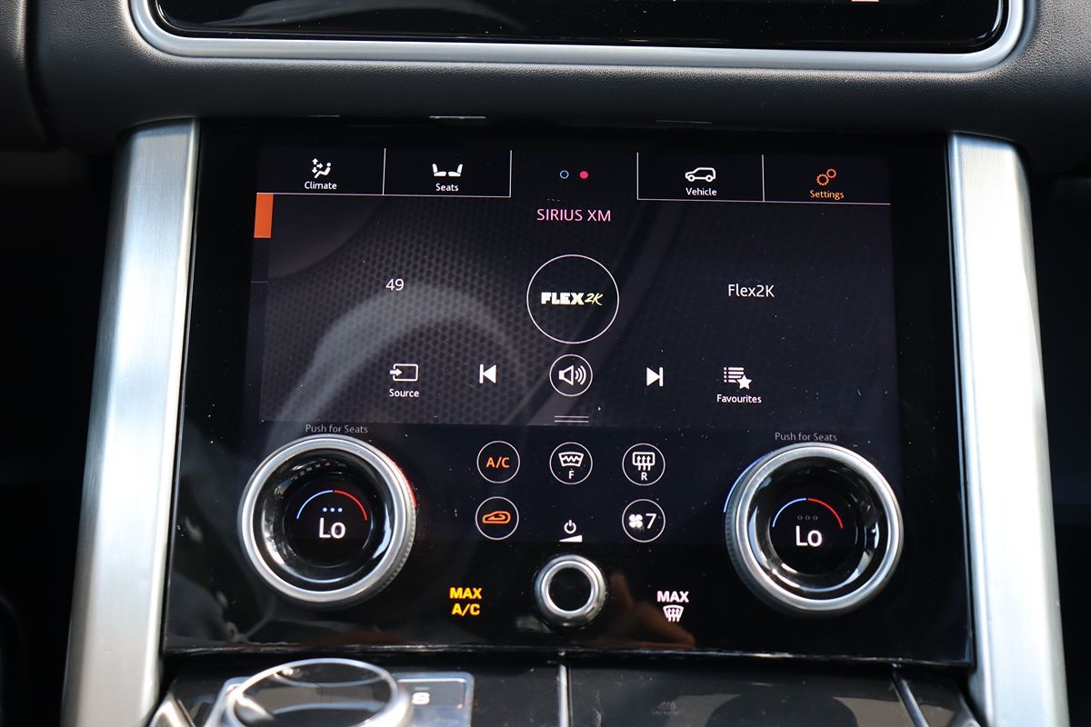 2018 Land Rover Range Rover HSE photo 21