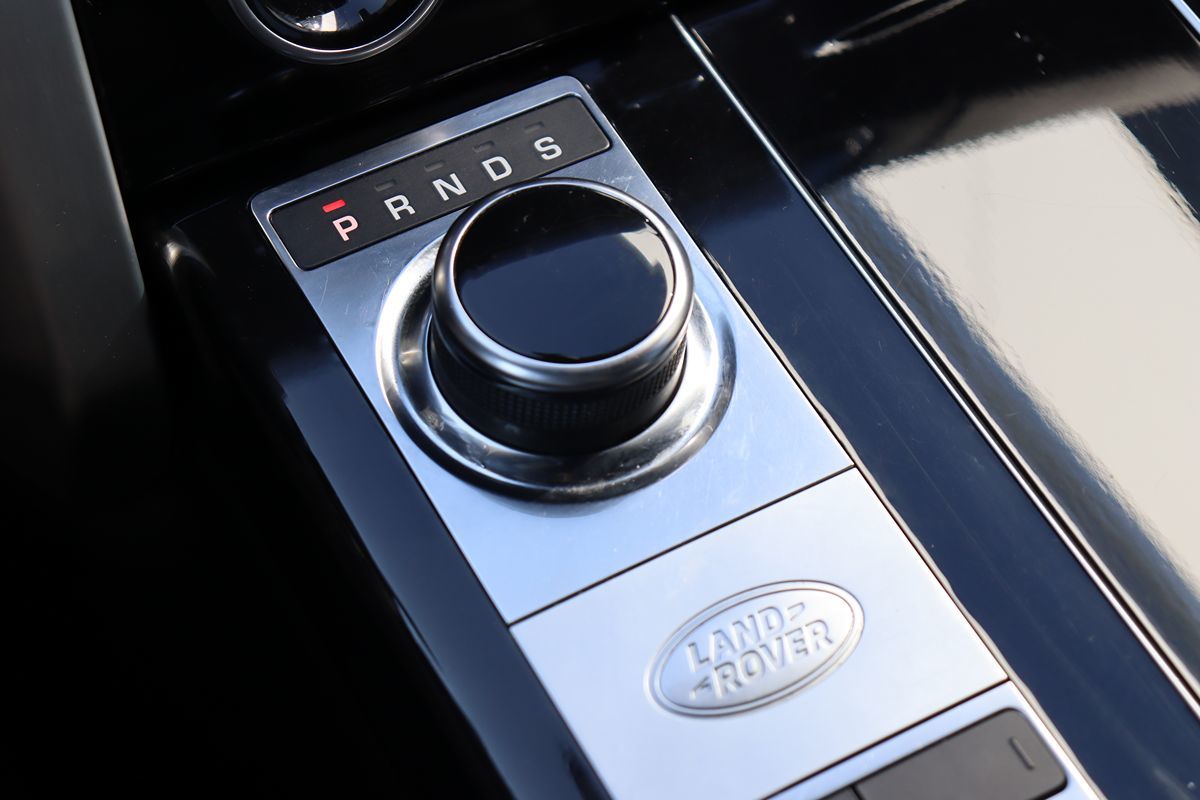 2018 Land Rover Range Rover HSE photo 23