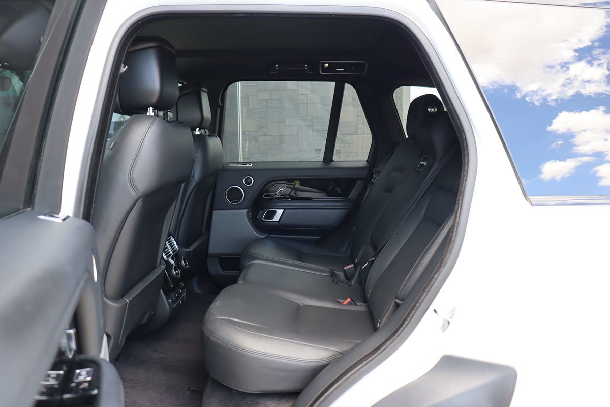 2018 Land Rover Range Rover HSE photo 32