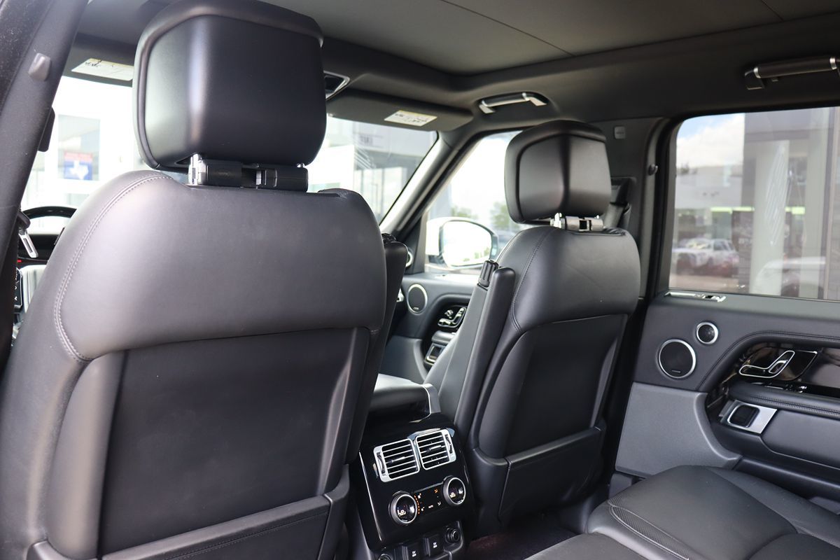 2018 Land Rover Range Rover HSE photo 29