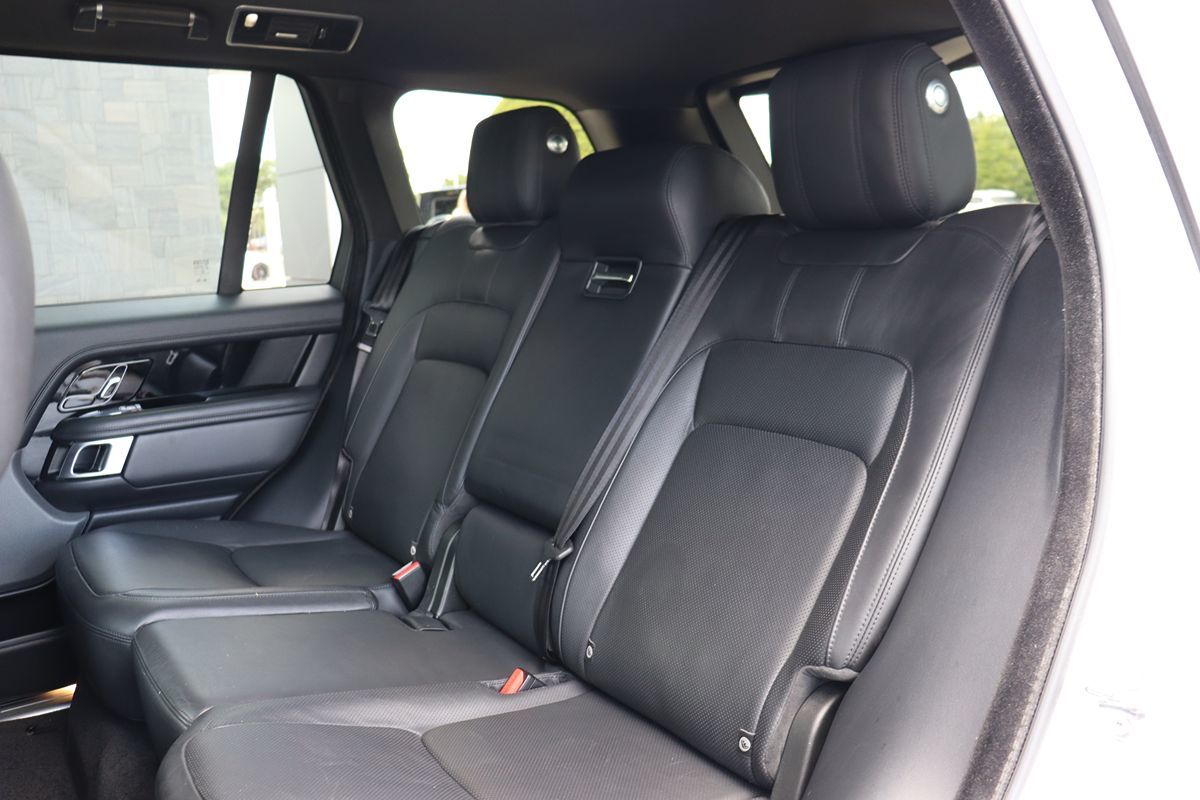 2018 Land Rover Range Rover HSE photo 34