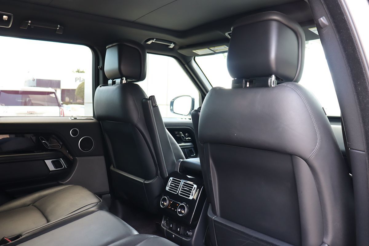 2018 Land Rover Range Rover HSE photo 30