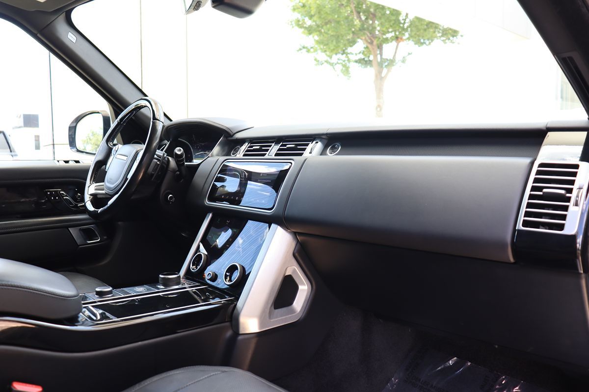 2018 Land Rover Range Rover HSE photo 9