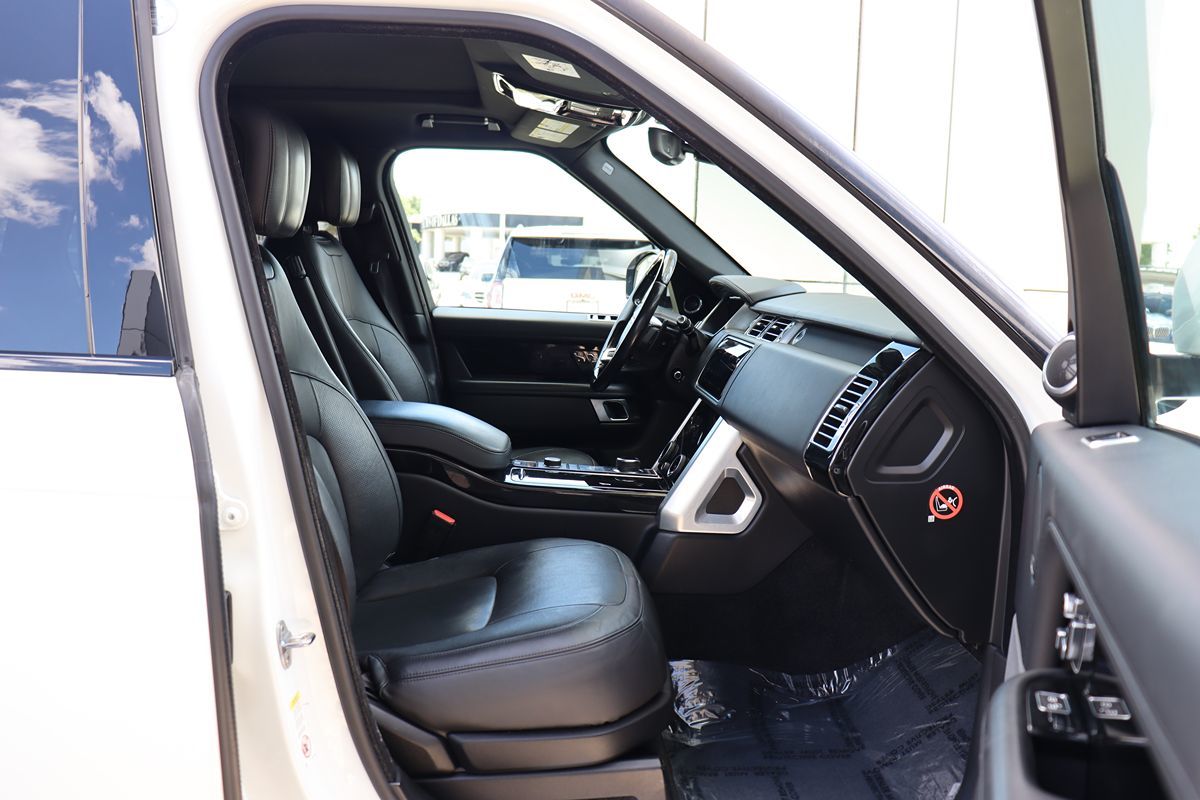 2018 Land Rover Range Rover HSE photo 25