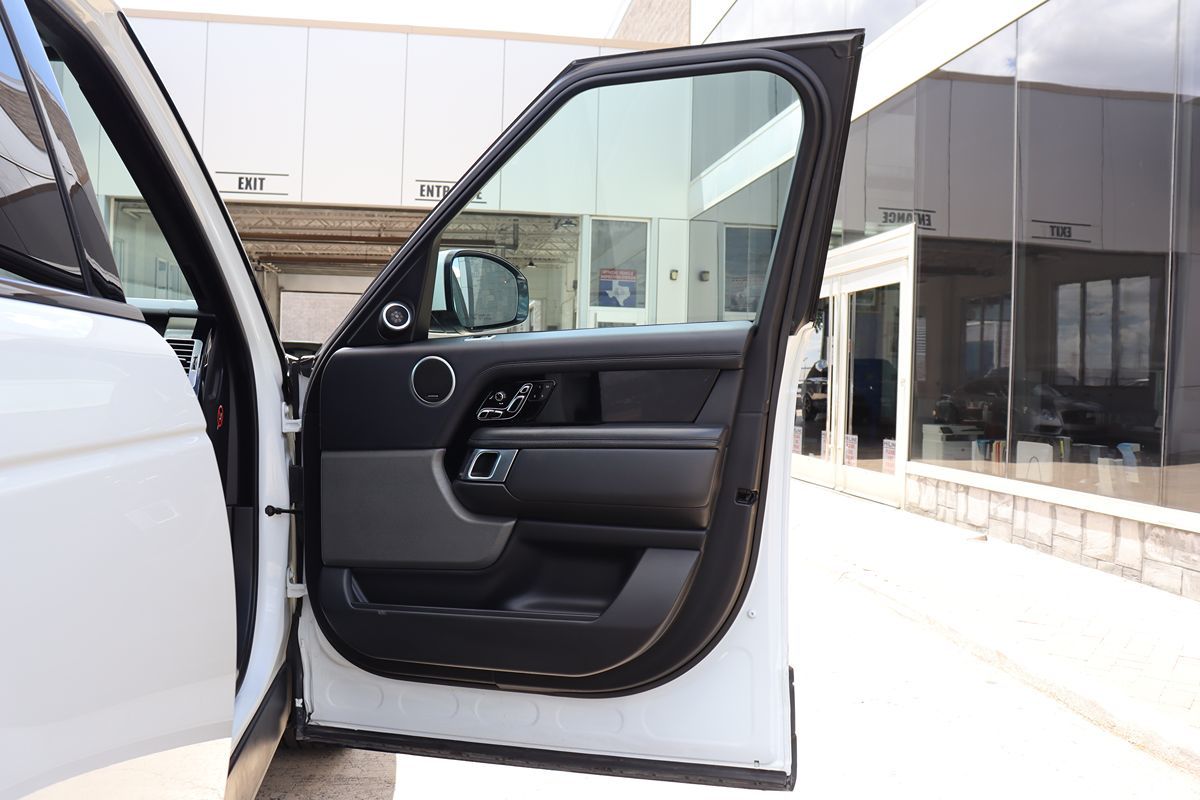 2018 Land Rover Range Rover HSE photo 38