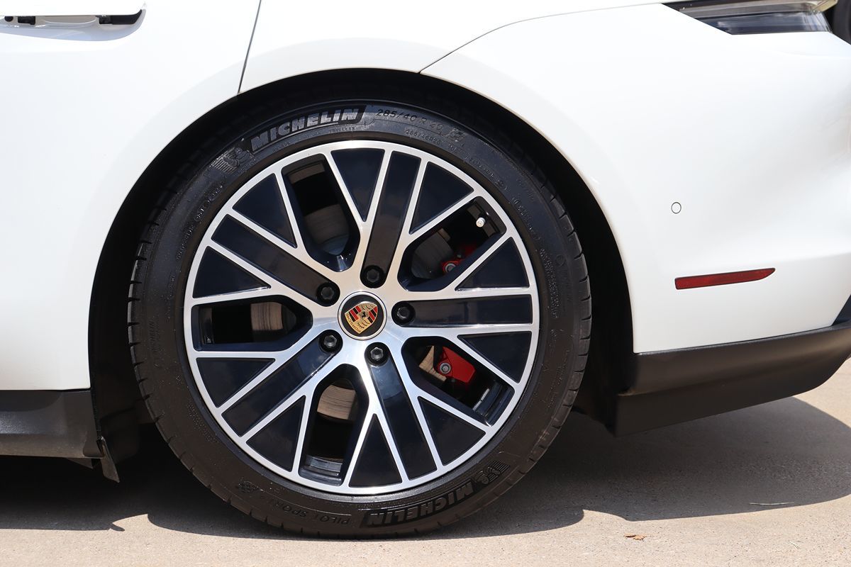 2020 Porsche Taycan 4S photo 47