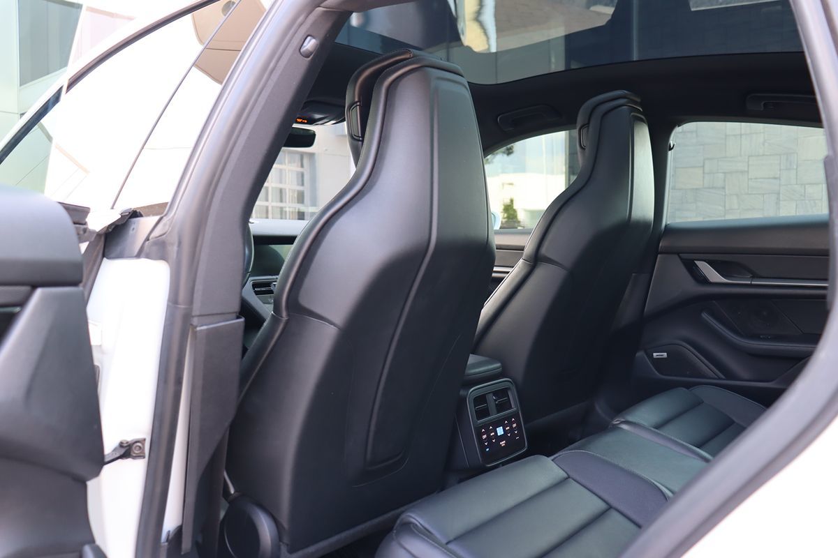2020 Porsche Taycan 4S photo 38