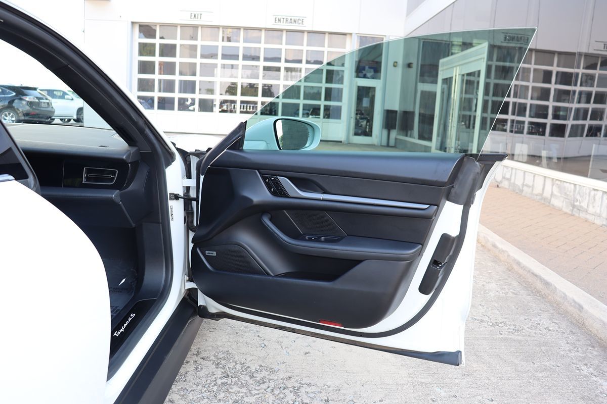 2020 Porsche Taycan 4S photo 43