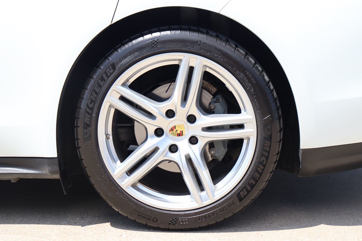 2018 Porsche Panamera 4S photo 54