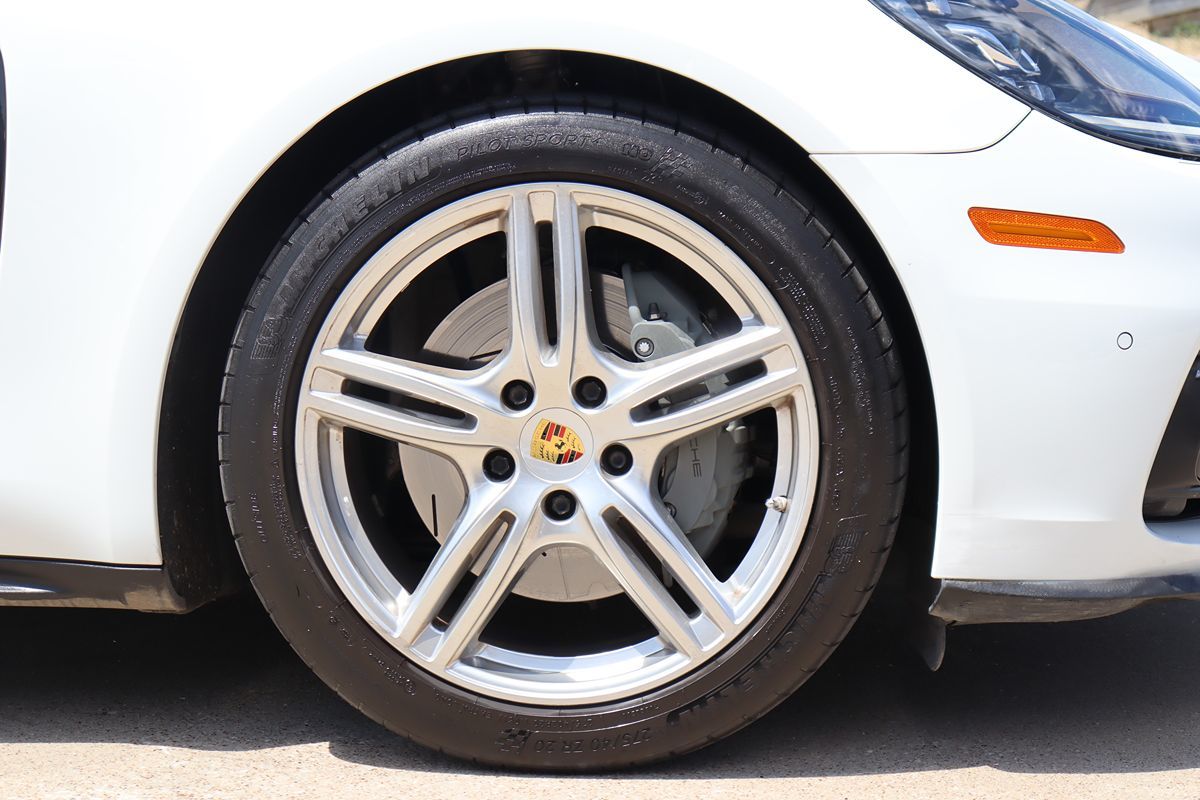 2018 Porsche Panamera 4S photo 55