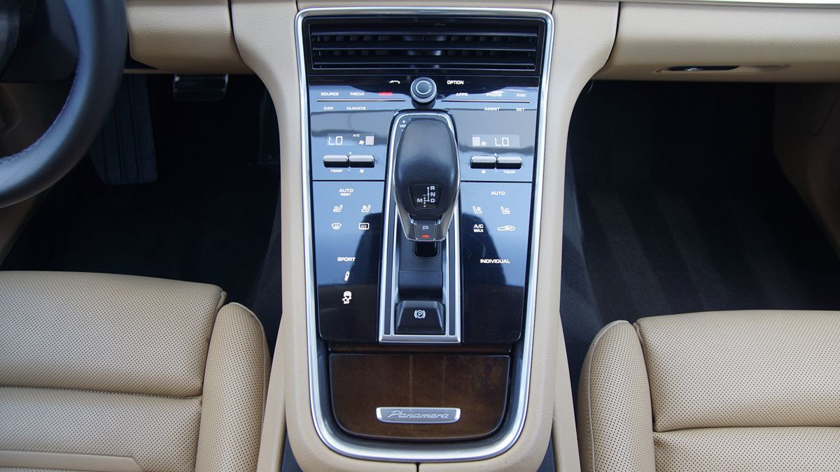 2018 Porsche Panamera 4S photo 31