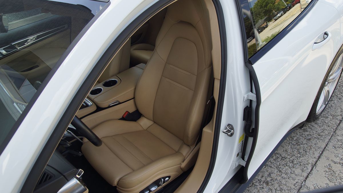 2018 Porsche Panamera 4S photo 35