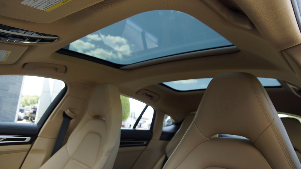 2018 Porsche Panamera 4S photo 16