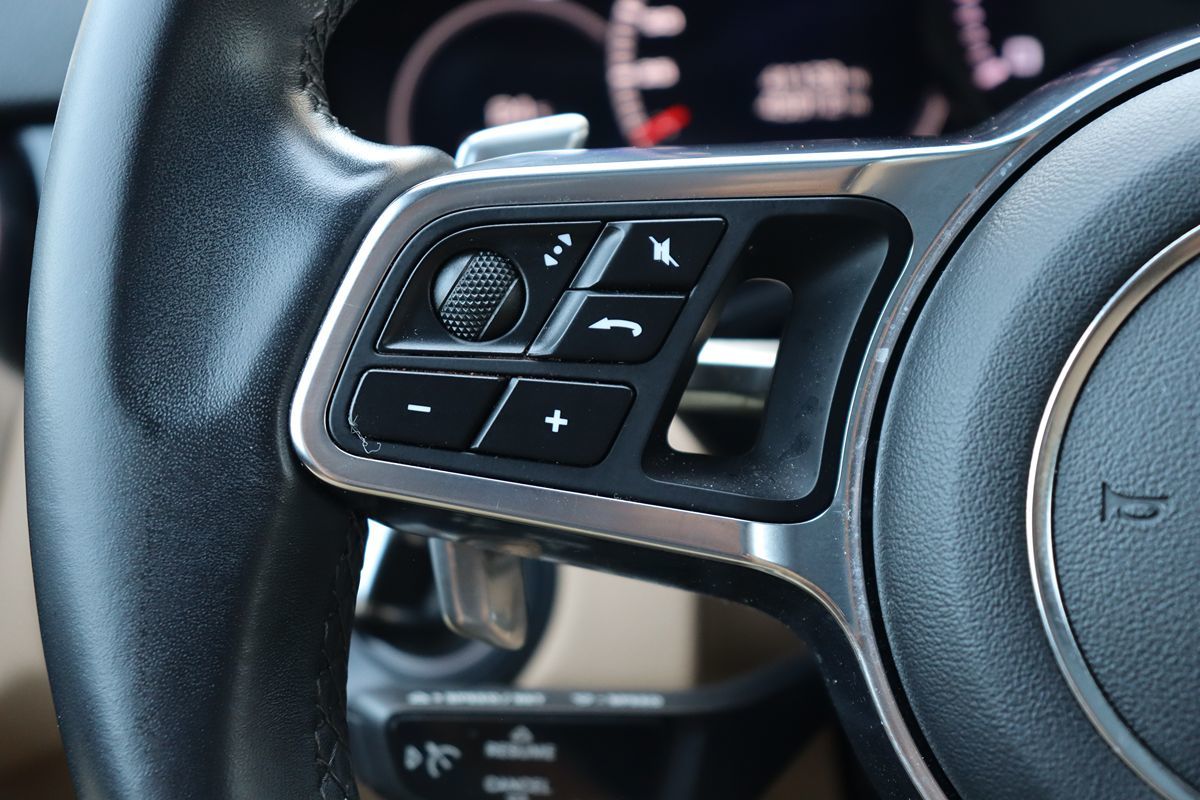 2019 Porsche Cayenne photo 17